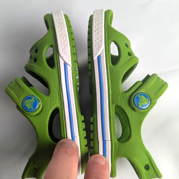CROCS Baby Sandals Size 4 Green And White Waterproof Hoop And Loops - Picture 6 of 7